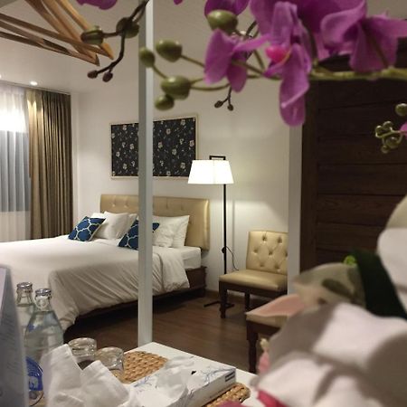 Phetcharat Grand Hotel Maesot 湄梭 外观 照片