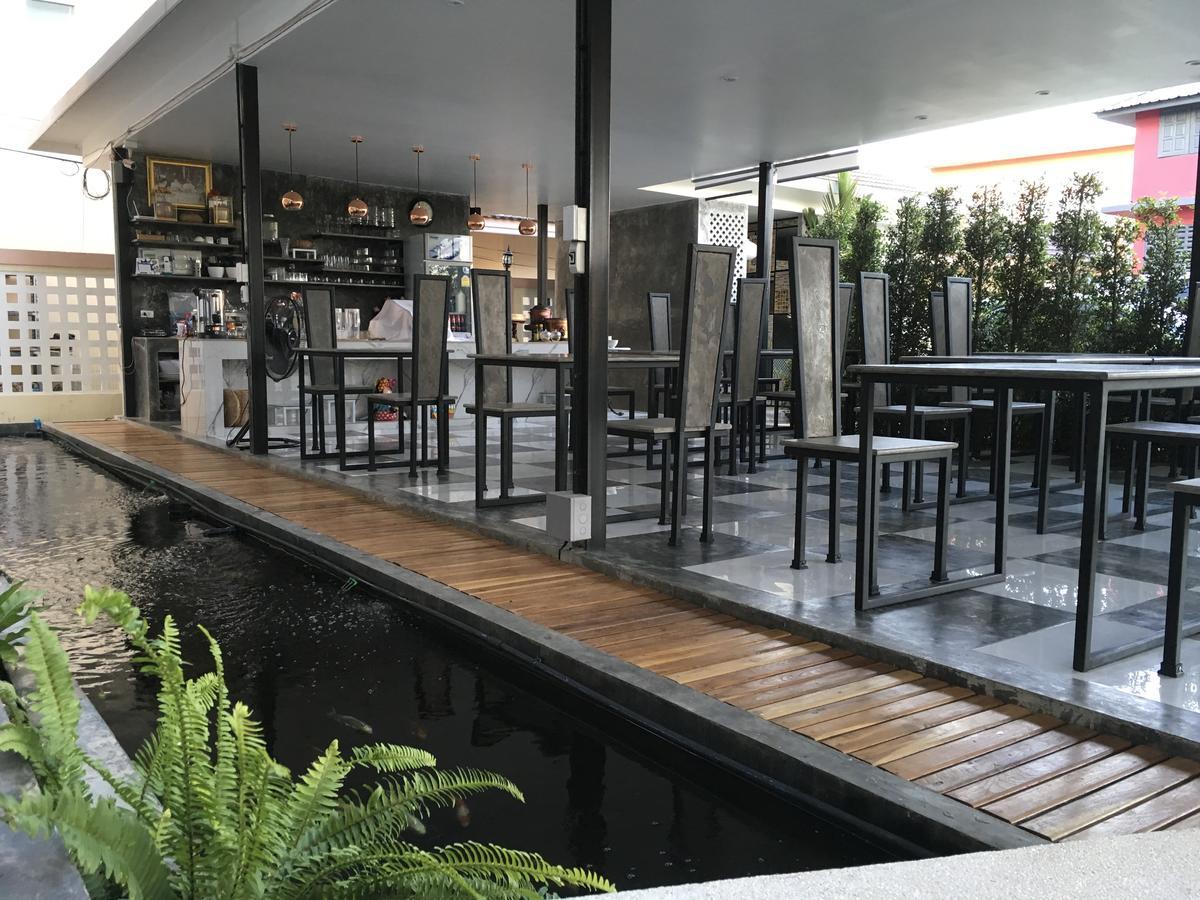 Phetcharat Grand Hotel Maesot 湄梭 外观 照片