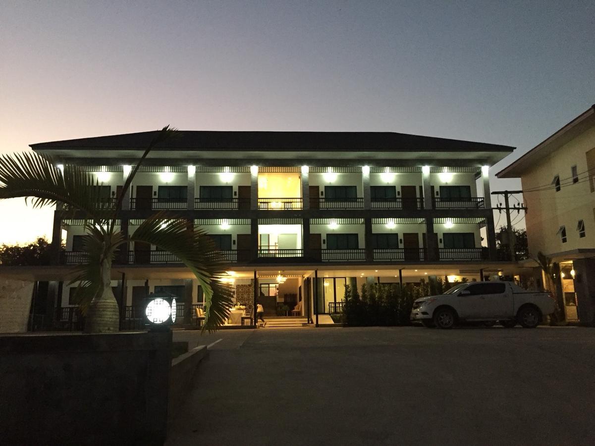 Phetcharat Grand Hotel Maesot 湄梭 外观 照片