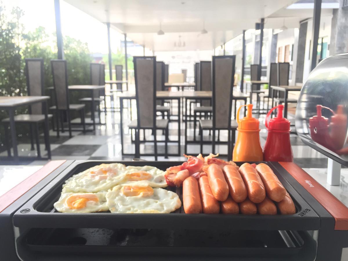 Phetcharat Grand Hotel Maesot 湄梭 外观 照片