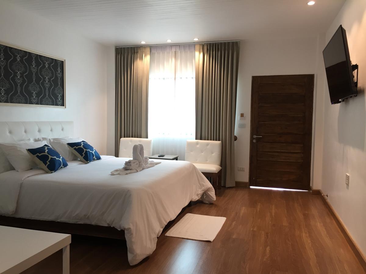 Phetcharat Grand Hotel Maesot 湄梭 外观 照片