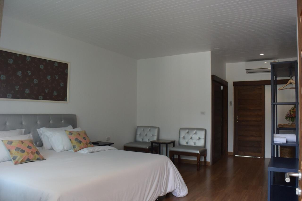 Phetcharat Grand Hotel Maesot 湄梭 外观 照片
