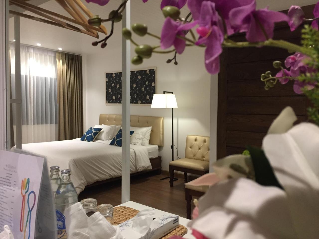 Phetcharat Grand Hotel Maesot 湄梭 外观 照片